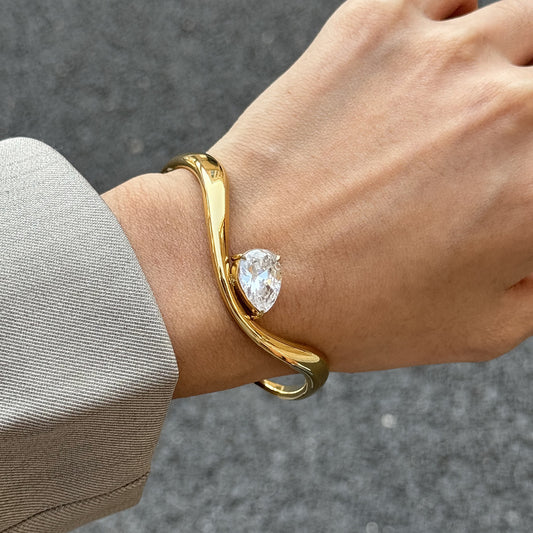 Crystal flow cuff