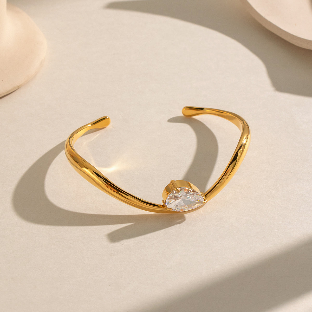 Crystal flow cuff