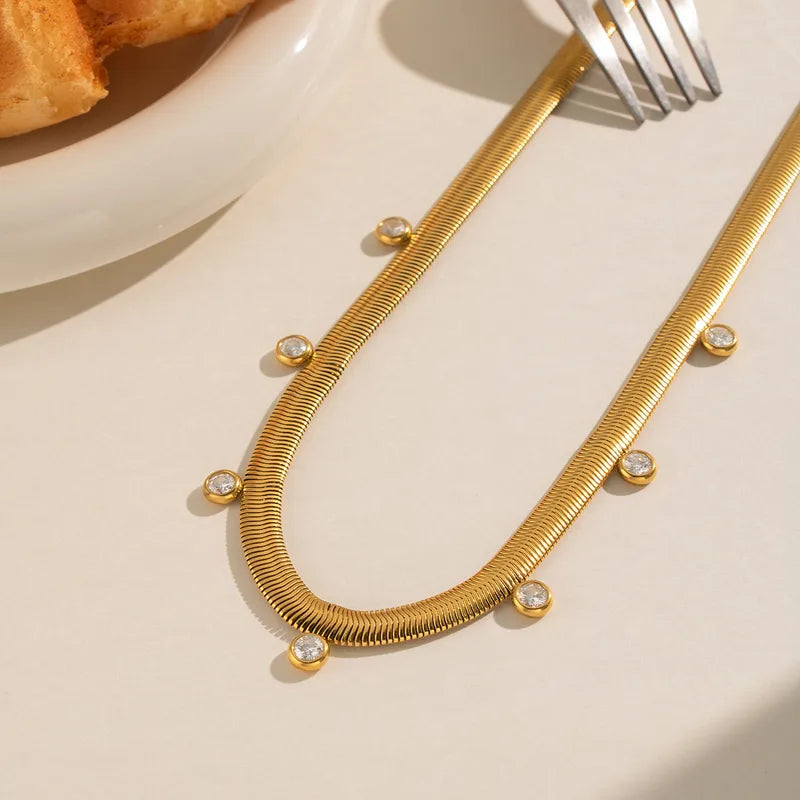 Lumi Curve Necklace