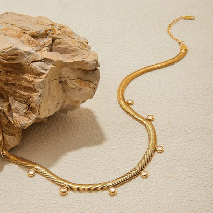 Lumi Curve Necklace