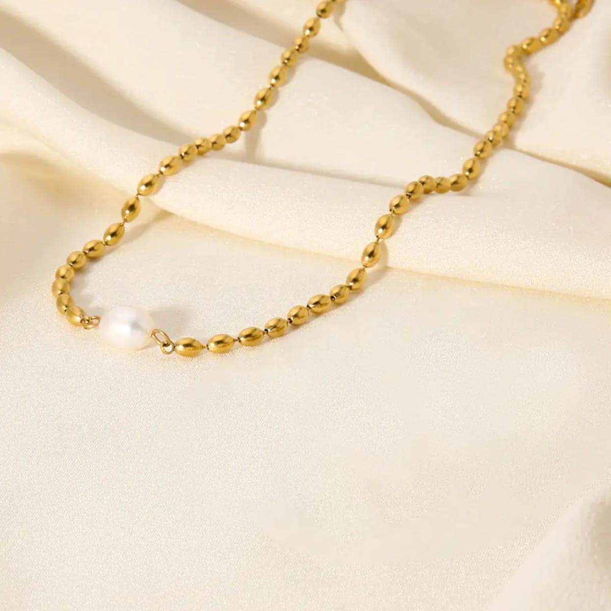 The Pearl queen Necklace