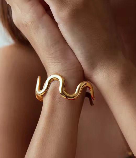 Fluid Gold Cuff