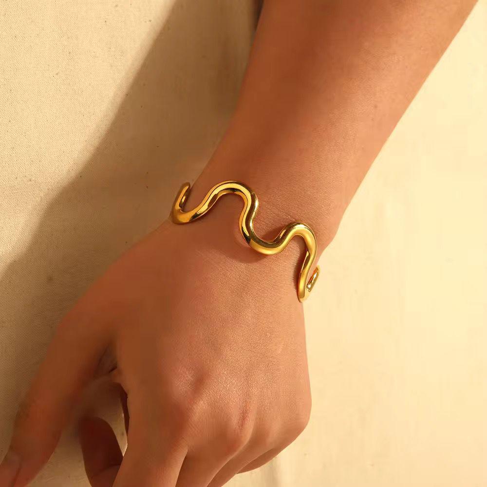 Fluid Gold Cuff